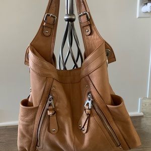 B Makowsky Leather purse